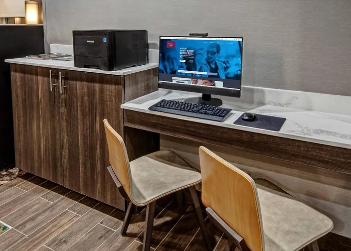 Hotel By Marriott Midtown 3*