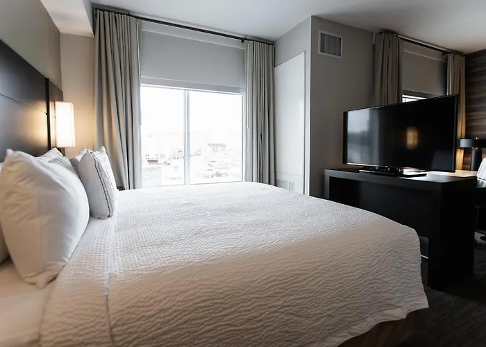 Hotel By Marriott Midtown 3*